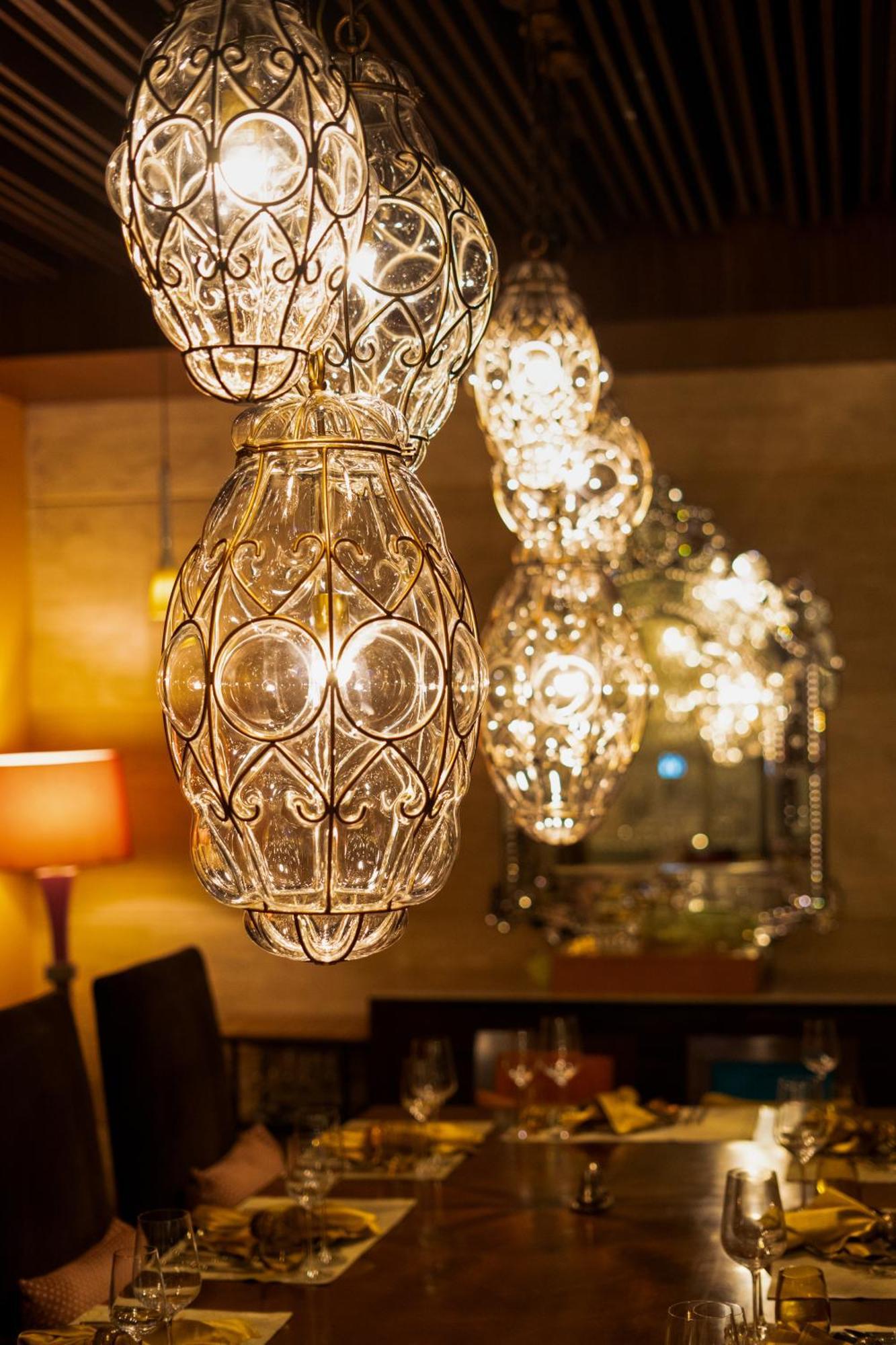 The Leela Ambience Gurugram Hotel&Residences Gurgaon Exterior foto A lamp