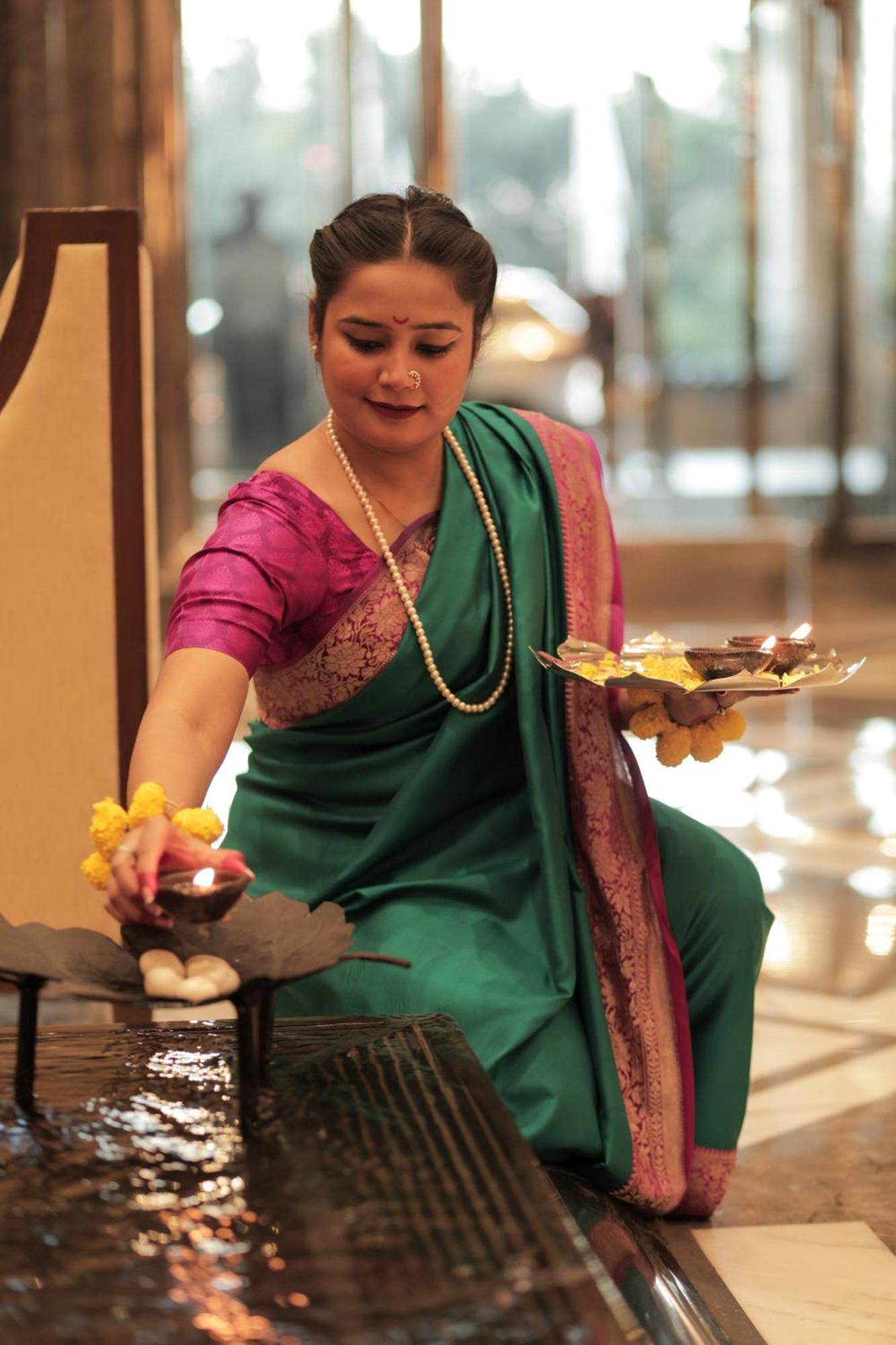 The Leela Ambience Gurugram Hotel&Residences Gurgaon Exterior foto Aarti being performed