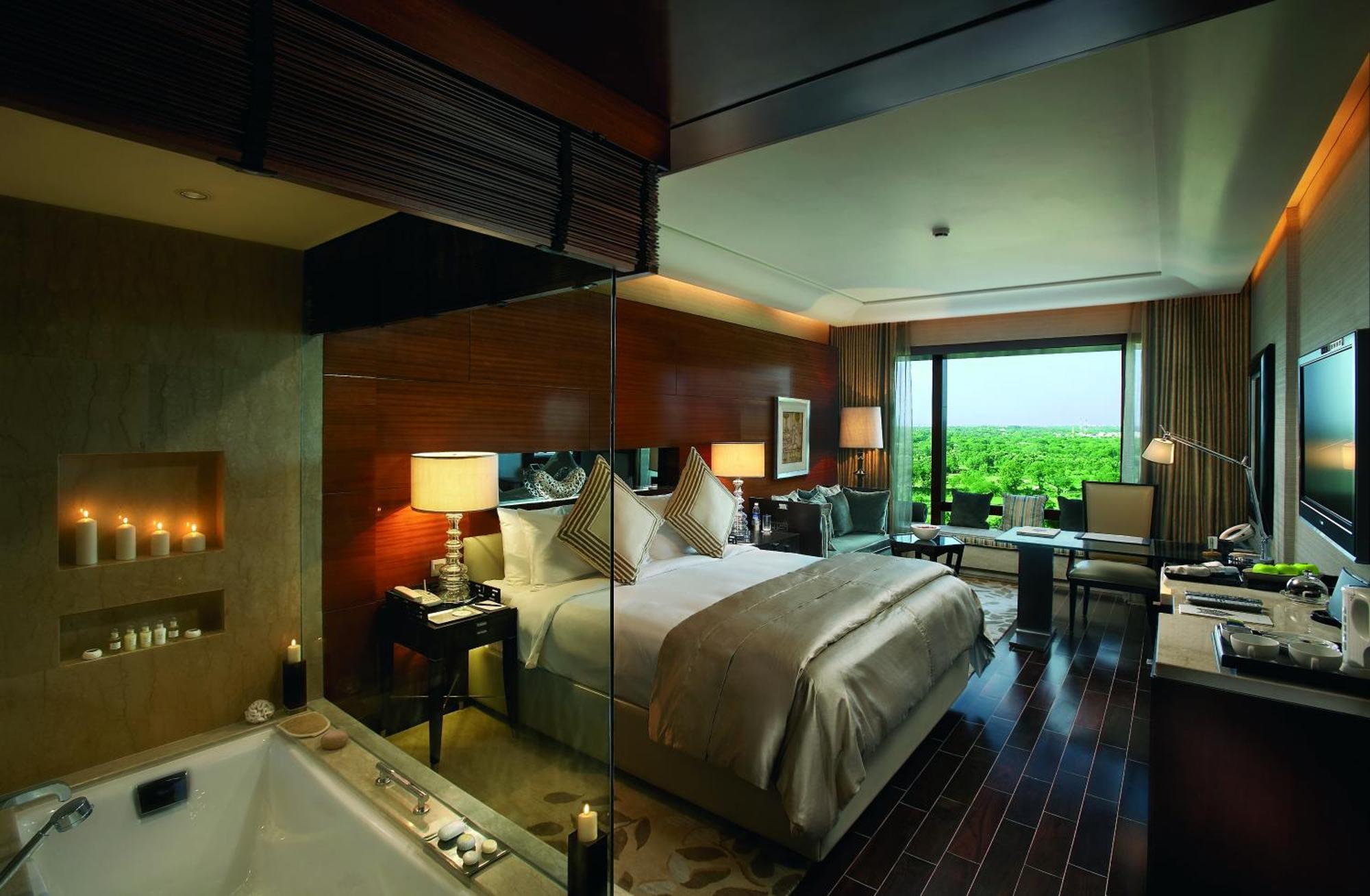 The Leela Ambience Gurugram Hotel&Residences Gurgaon Exterior foto A room at The Oberoi, Mumbai