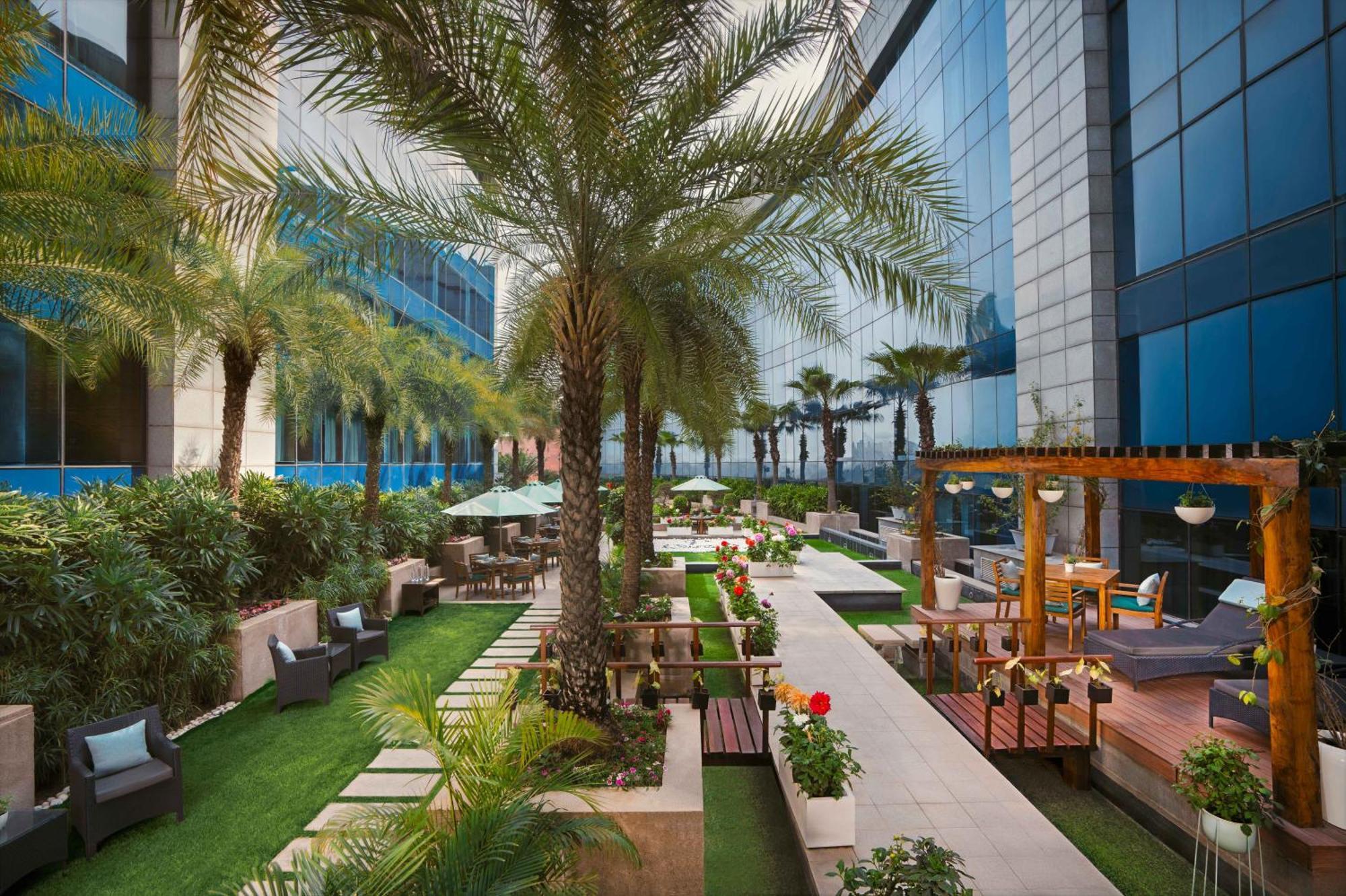 The Leela Ambience Gurugram Hotel&Residences Gurgaon Exterior foto The Park, Hyderabad