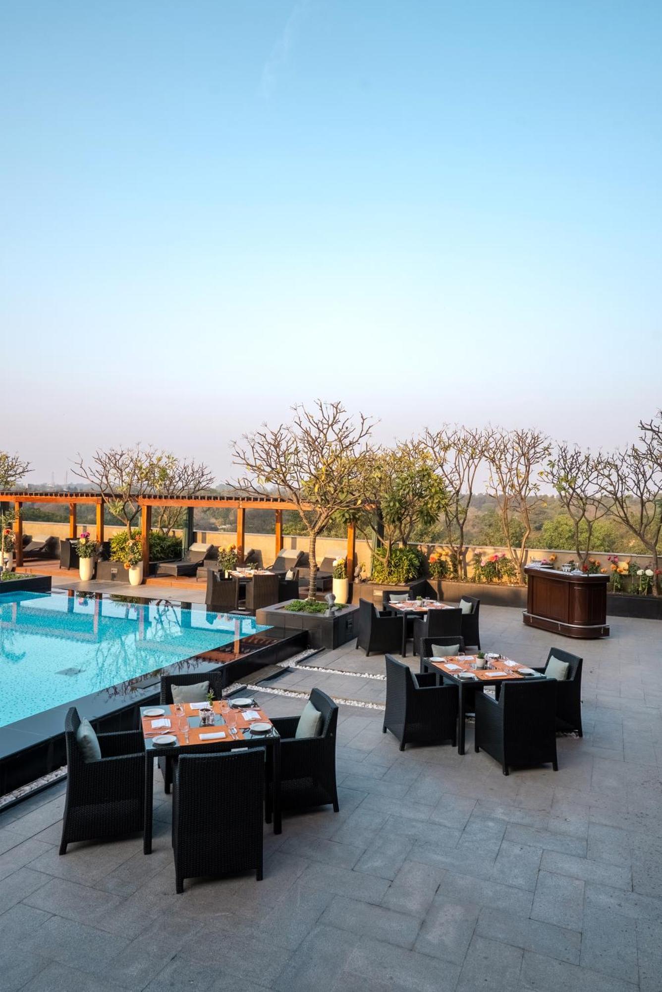 The Leela Ambience Gurugram Hotel&Residences Gurgaon Exterior foto The Park, New Delhi