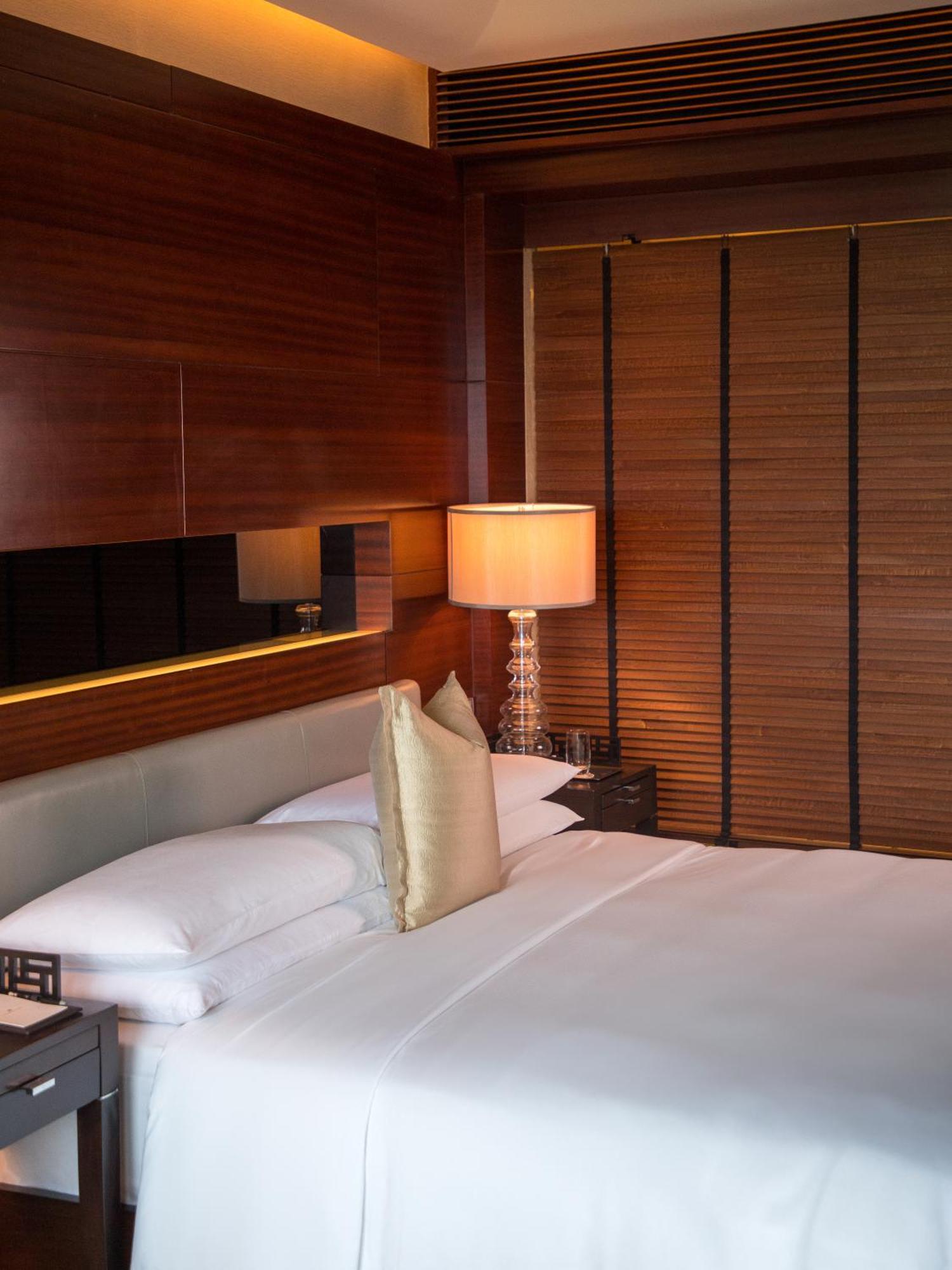 The Leela Ambience Gurugram Hotel&Residences Gurgaon Exterior foto