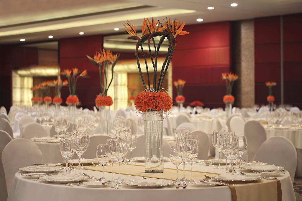 The Leela Ambience Gurugram Hotel&Residences Gurgaon Exterior foto The Grand Ballroom